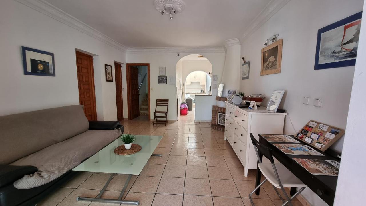 Roberto Guest House ベナルマデナ エクステリア 写真