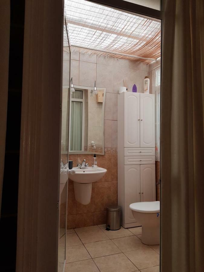 Roberto Guest House ベナルマデナ エクステリア 写真
